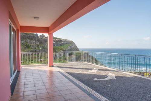 Villa Dolphin House