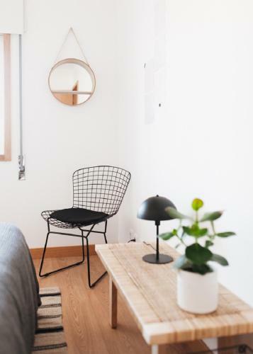 Cozy Panoramic Apartment Near Metro Station