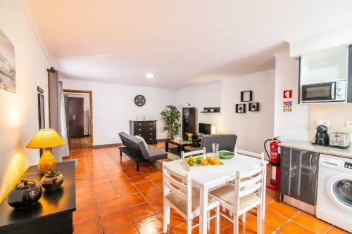 Apartamento Do Pinheiro (with Shared Swimming Pool)