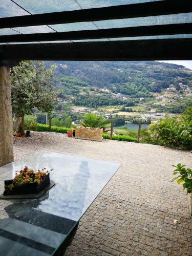 Encosta Do Douro - Rio Douro