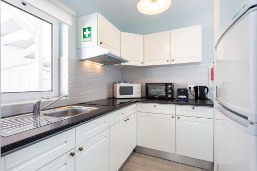 Mariners (1) - Bright And Stylish Apartment - Walk To The Beach