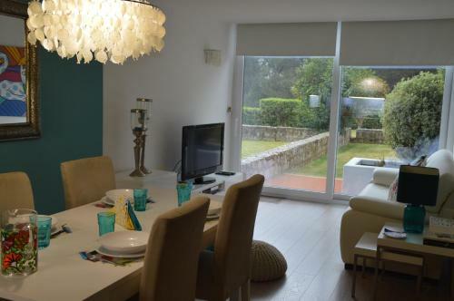 Amazing Beach & Pool Apartment With Garden
