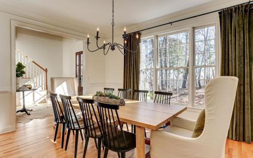 Hillside Manor