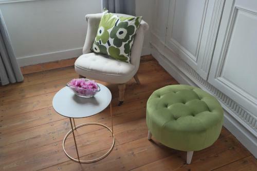 Hostal Maison De Ma�tre Elegia