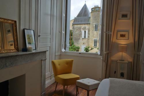 Hostal Maison De Ma�tre Elegia