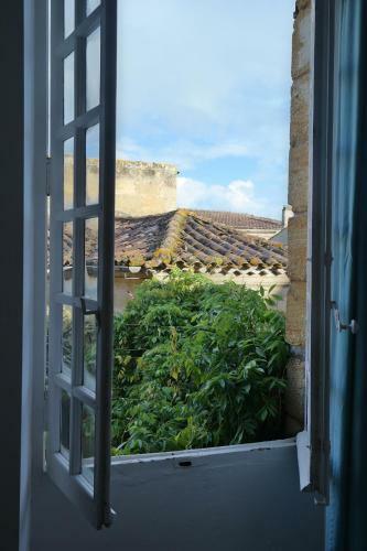 Hostal Maison De Ma�tre Elegia
