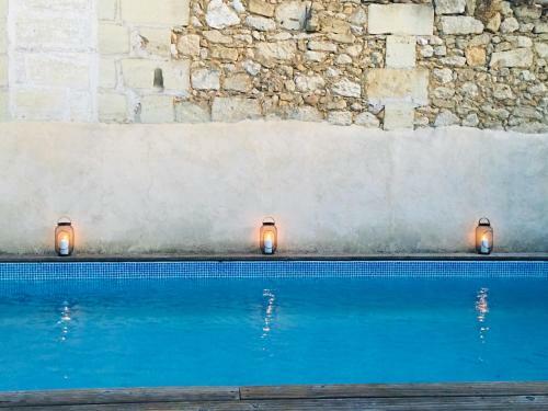Hostal Maison De Ma�tre Elegia