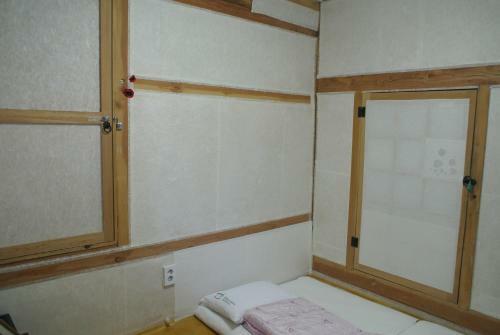 Hostal Namhyeondang Hanok Guesthouse