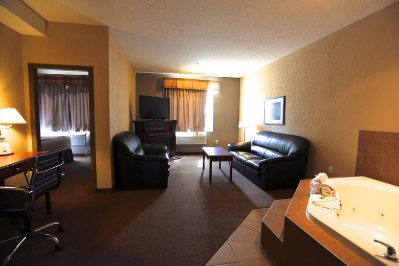 Hotel Lakeview Inn & Suites - Fort Nelson