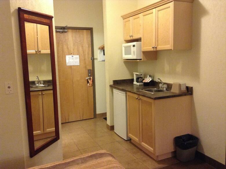Hotel Lakeview Inn & Suites - Fort Nelson