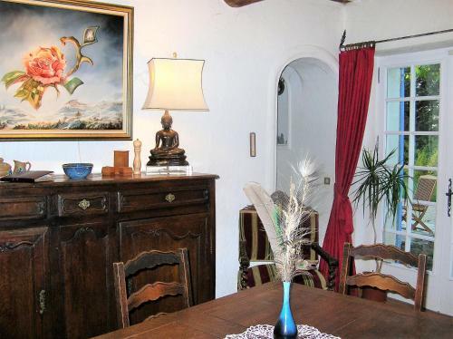 Bed & Breakfast Le Mas de La Cigale Bleue, Caumont Sur Durance