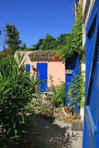 Bed & Breakfast Le Mas de La Cigale Bleue, Caumont Sur Durance