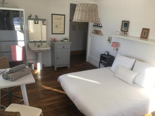 Hostal Le Grand Dehors 01