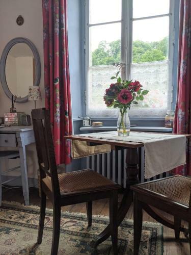 Bed & Breakfast Chailland Home With A View