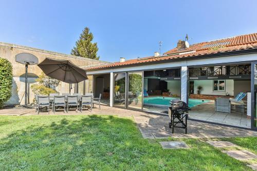 Splendide Maison De 330m Avec Piscine Interieure