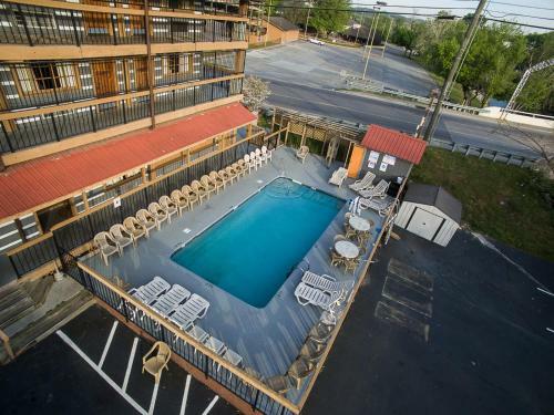Hotel Timbers Lodge - Pigeon Forge
