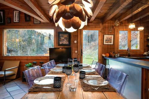 Chalet In The Woods With Mont Blanc View + Fireplace