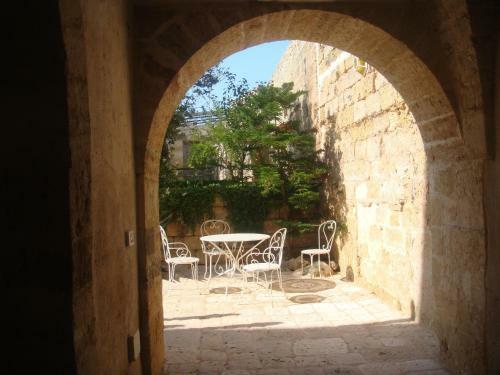 Hostal Castle XVIII Near Sea