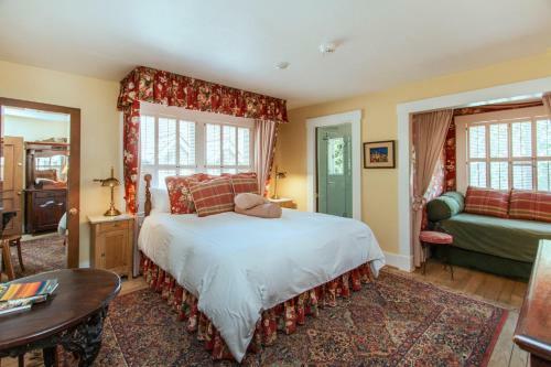 Bed & Breakfast Sea View Inn - Carmel