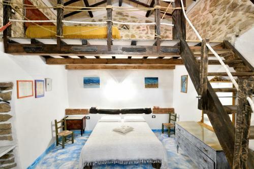 La Pergola (old House)