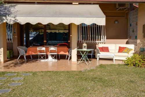 Love Nest With Pool And Lake View