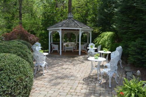 Cedars Of Williamsburg Bed & Breakfast