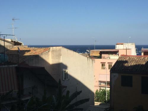 Baia Giardini Apartments