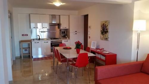 Baia Giardini Apartments