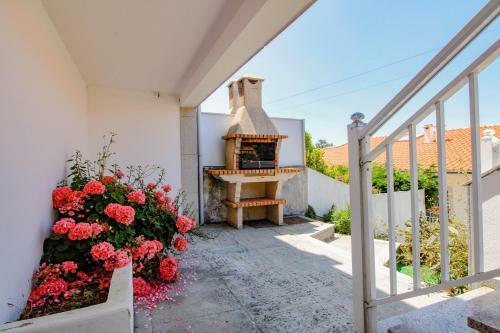 Vila Lucia - House With Sea View And Barbecue