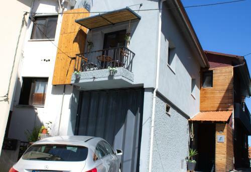 Ref�gio Da Vila - Refuge Of The Village