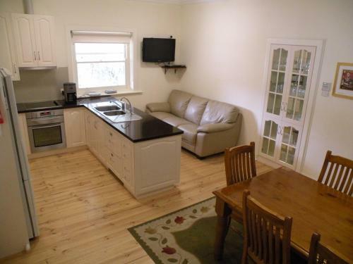 Bed & Breakfast Macdonnell House Naracoorte