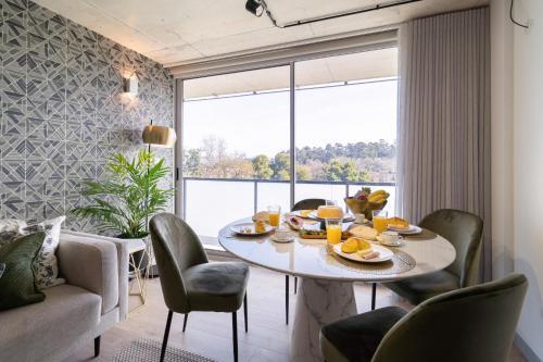 Luxurious Impressive Apartment - Balcony And Pool