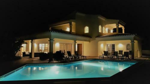 Villa Amarela