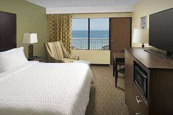 Hotel Surfside Oceanfront Inn & Suites
