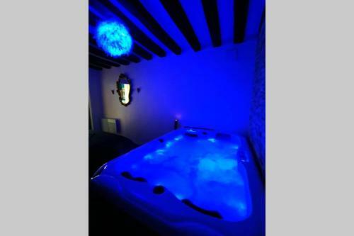 Apartamento Appartement Et Jacuzzi Privatif C?ur de Chartres