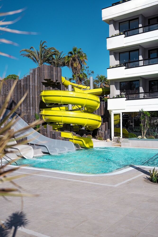 Hotel Spring Bitacora