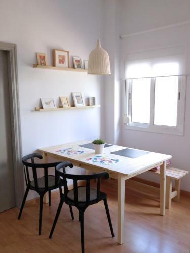 Hostal Bed And Beach Barcelona Guesthouse