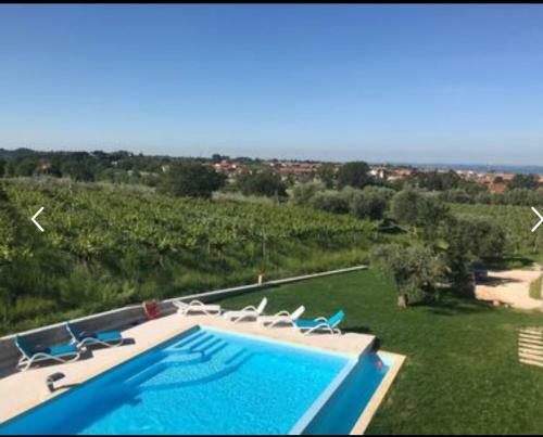 Apartamento Residence Tasso Canossa - Appartamento Con Piscina