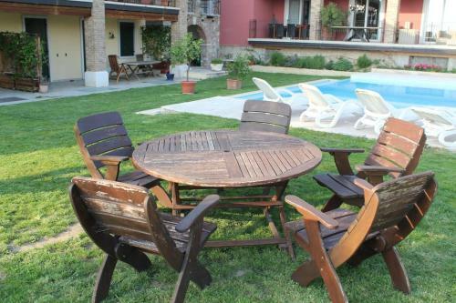 Apartamento Residence Tasso Canossa - Appartamento Con Piscina