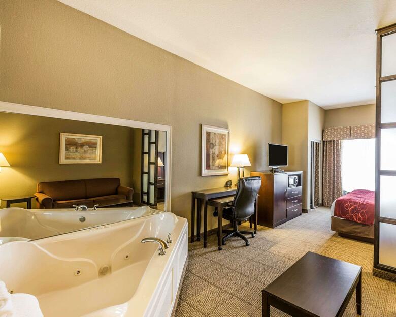 Hotel Comfort Suites Commerce