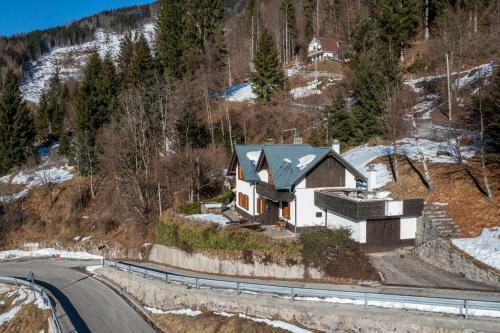 Villa Panoramic House Carnia - Mountain View Apt With Parking And Terraces