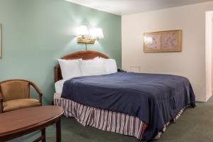 Motel Rodeway Inn & Suites