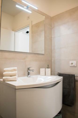 C� Rita Apartments