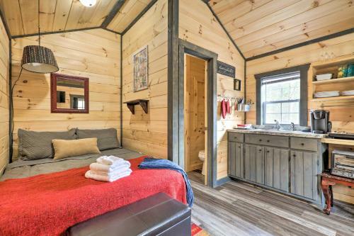 Charming Tiny Cabin With Fire Pit And Mtn Views!