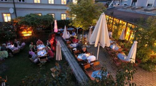 Karpfenhotel Im Gasthaus Sindel-buckel