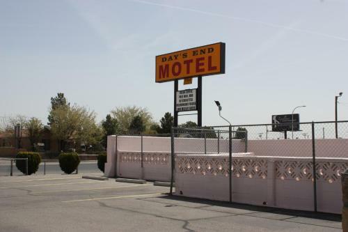 Day's End Motel
