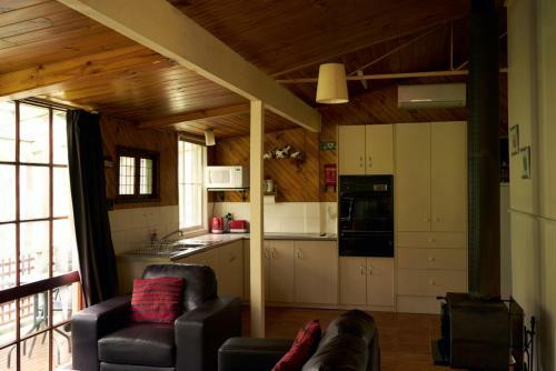 Lodge Hill 'n' Dale Farm Cottages