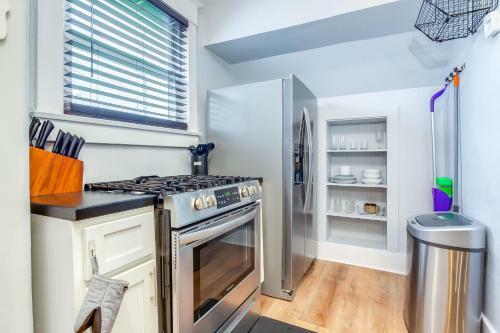 Guesthouse W/ Fast Wifi And Rv Parking