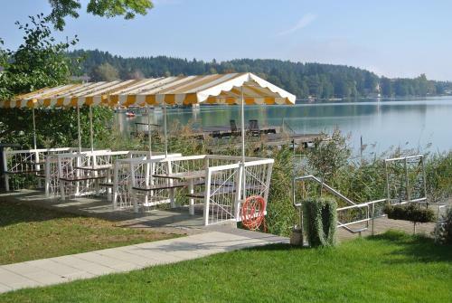 Hostal Pension Haus Am See