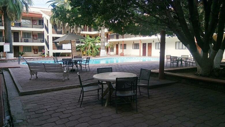 Hotel Bugambilia